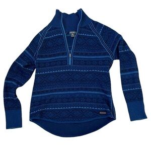 Eddie Bauer XS women’s blue patterned pull over.